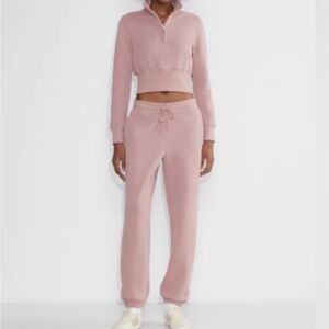 Aritzia Claremont / Pink Sweatshirt and Sweatpants Set